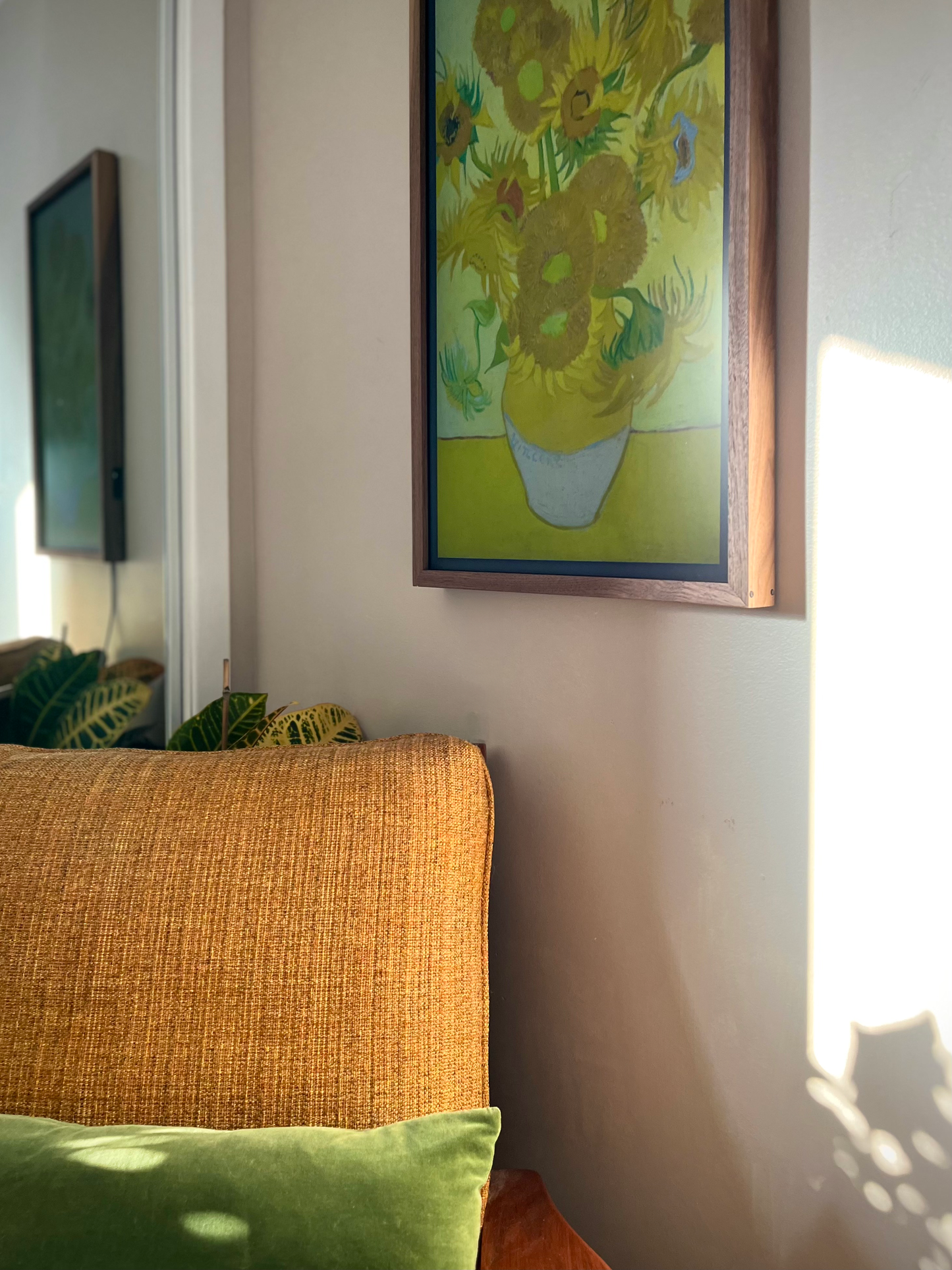 Slim Hardwood Bezel for The Frame TV