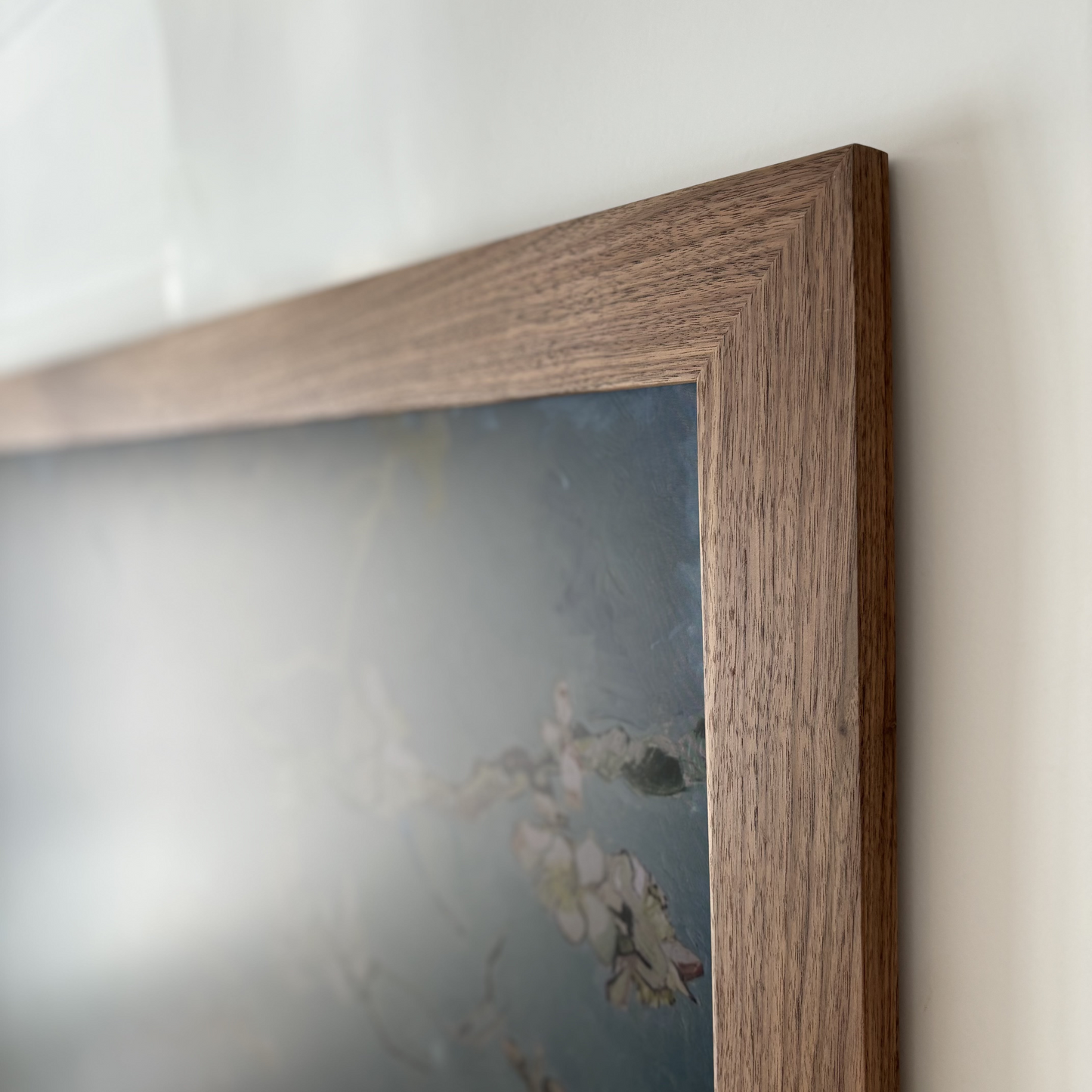 Classic Wide Hardwood Bezel for The Frame TV